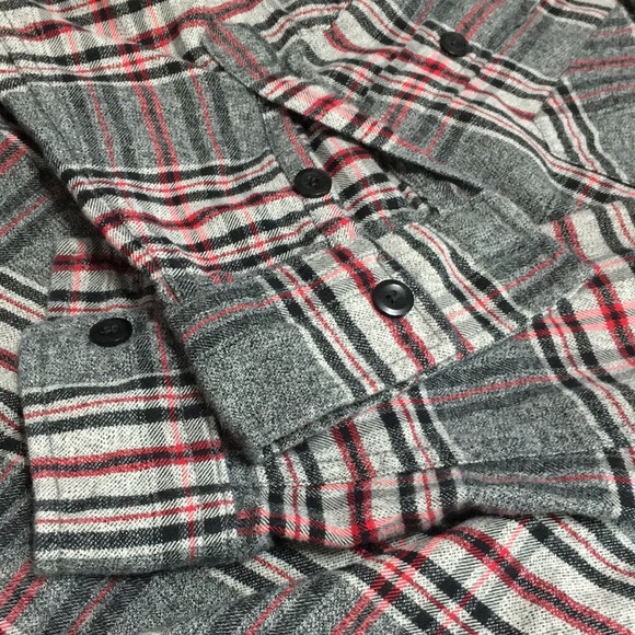 Lands end  plaid Button Down shirt. Size small - Picture 6 of 11